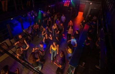 300 m² Fond de commerce polyvalent avec licence 4